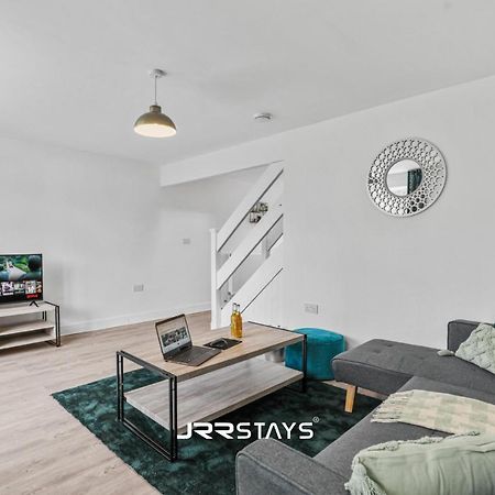 Wolverhampton - Amazing 3 Bedroom, Sleeps 6, Wi-Fi - Jrr Stays Eksteriør bilde