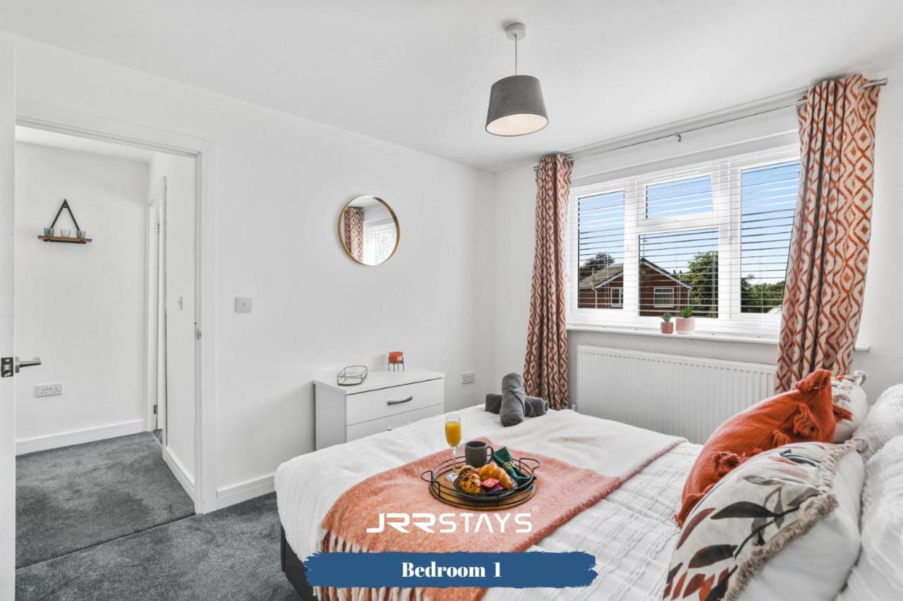 Wolverhampton - Amazing 3 Bedroom, Sleeps 6, Wi-Fi - Jrr Stays Eksteriør bilde