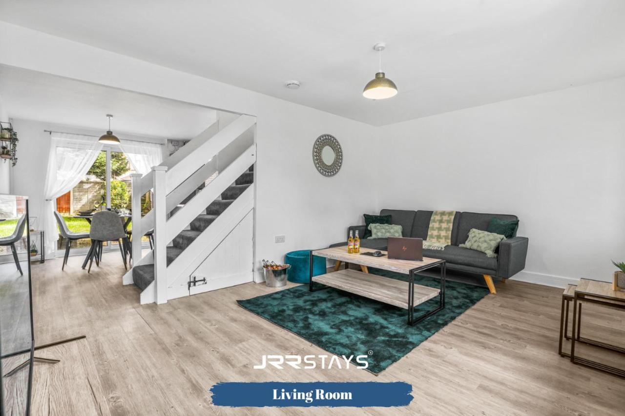 Wolverhampton - Amazing 3 Bedroom, Sleeps 6, Wi-Fi - Jrr Stays Eksteriør bilde