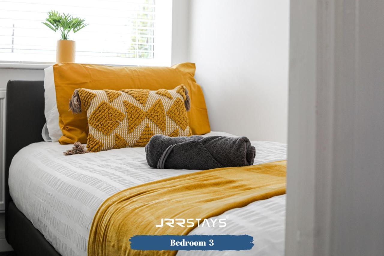 Wolverhampton - Amazing 3 Bedroom, Sleeps 6, Wi-Fi - Jrr Stays Eksteriør bilde