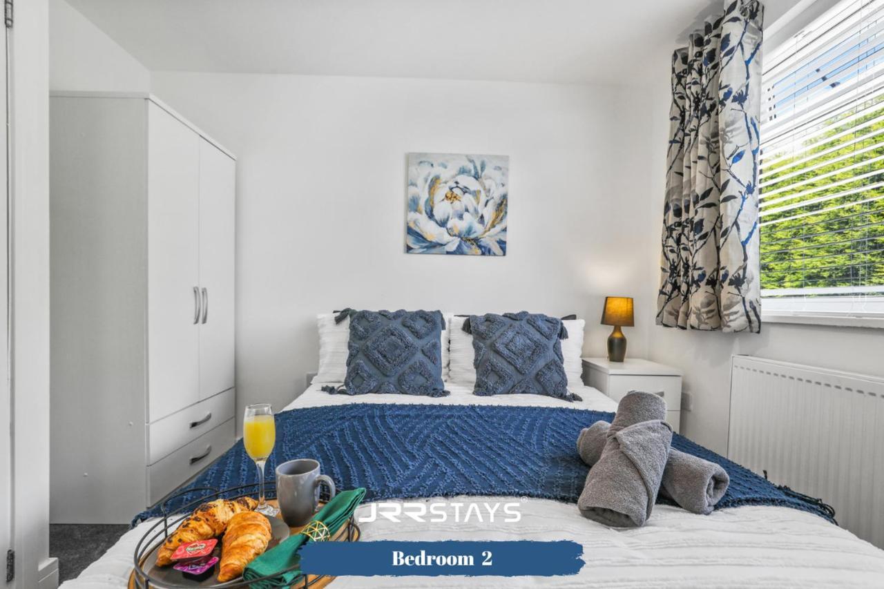 Wolverhampton - Amazing 3 Bedroom, Sleeps 6, Wi-Fi - Jrr Stays Eksteriør bilde